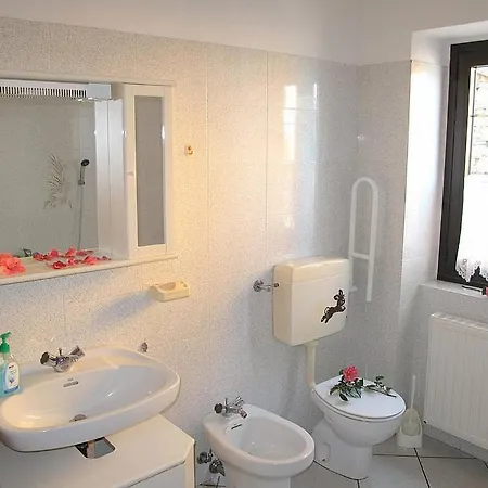Piazzo Sleeps 8 Pool Wifi *