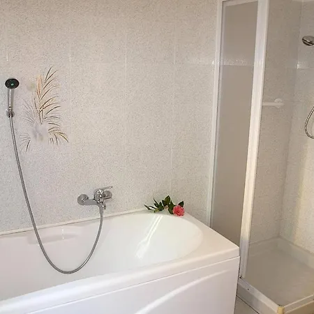 Apartman Piazzo Sleeps 8 Pool Wifi *